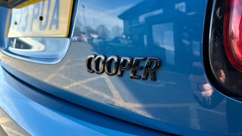 MINI Hatchback 1.5 Cooper Exclusive 3dr Auto Petrol Hatchback